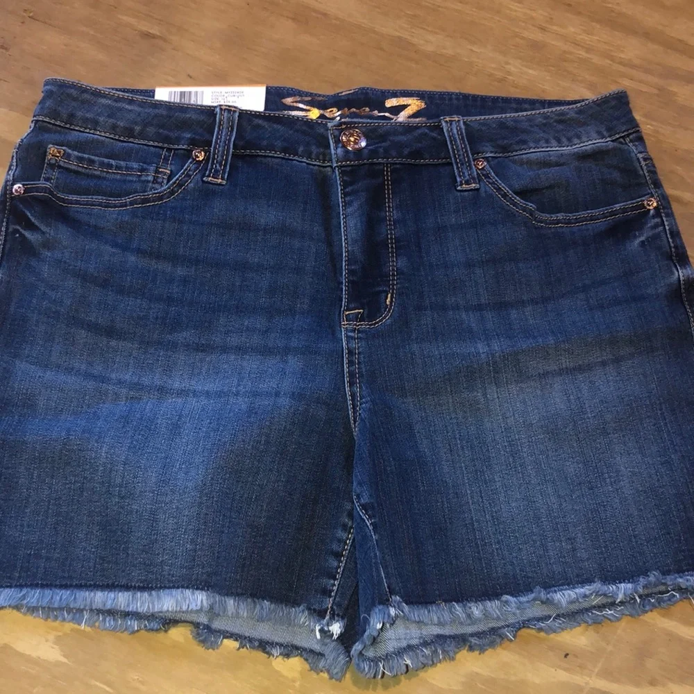 Seven‎ denim shorts NWT